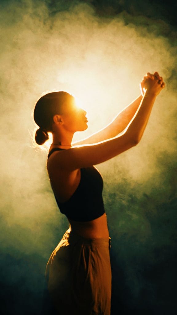 Femme dans la lumière