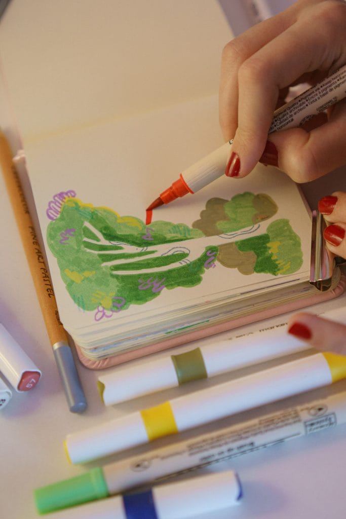 Dessin d'un arbre dans un carnet